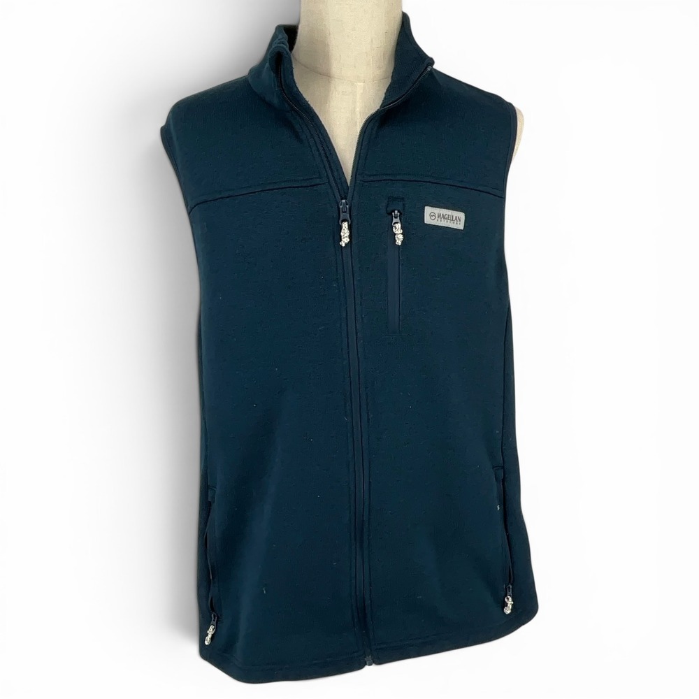 Magellan Outdoors Mens 2XL‎ Navy Blue Full Zip Fleece Vest Classic Fit Hiking